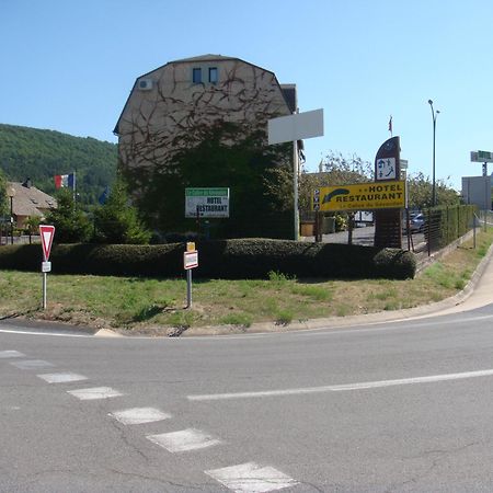 Hotel-Restaurant Le Calice Du Gevaudan - A75 バナサック エクステリア 写真