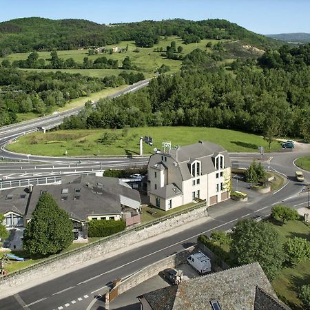 Hotel-Restaurant Le Calice Du Gevaudan - A75 バナサック エクステリア 写真